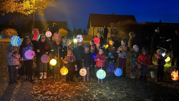 Dušičkový lampionový průvod v Majdaleně