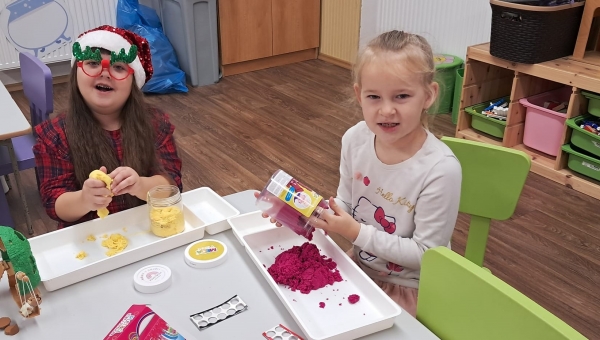 Vánoční posezení u stromečku a Ježíšek v MŠ